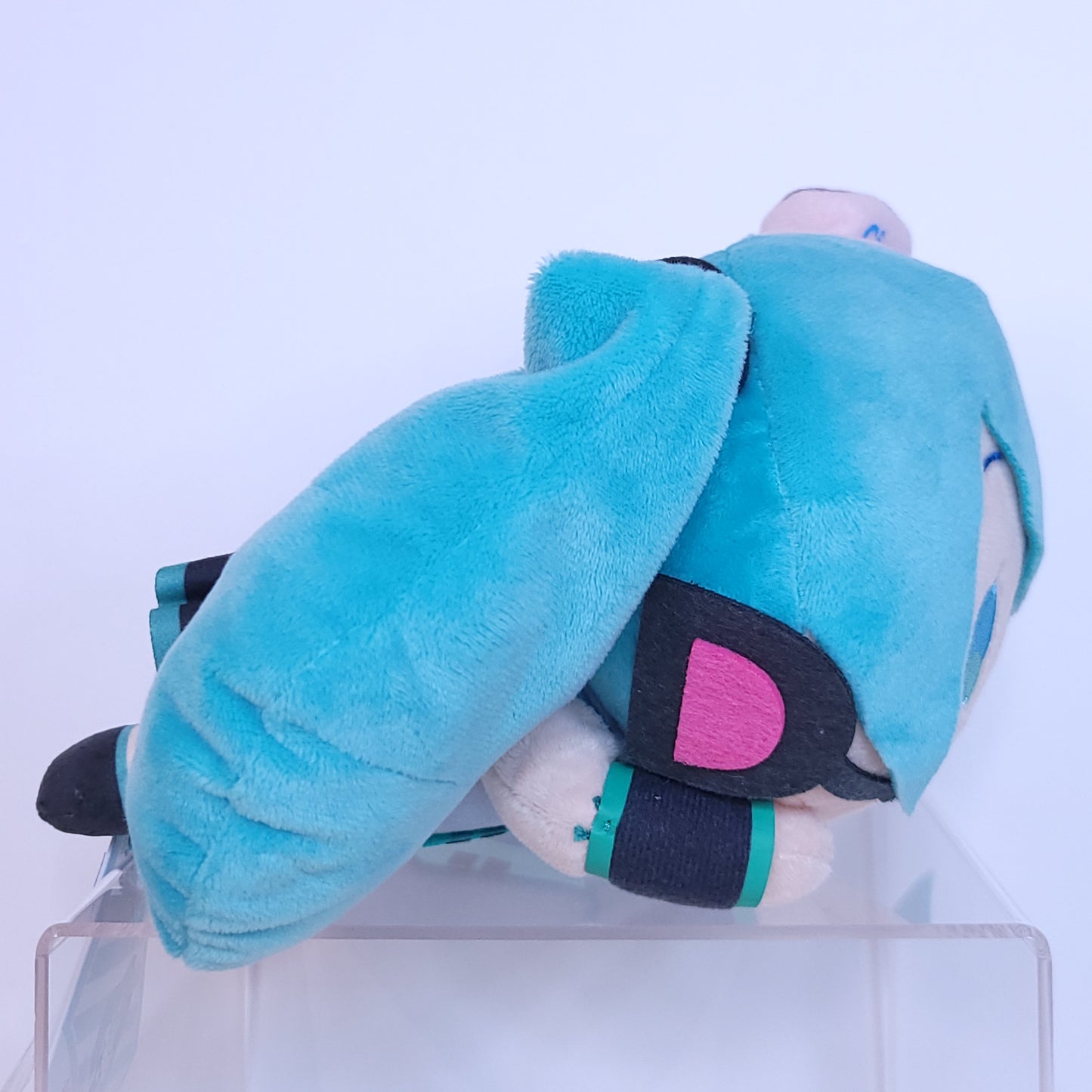 Hatsune Miku x Cinnamoroll Small Nesoberi Plush (Miku Ver)