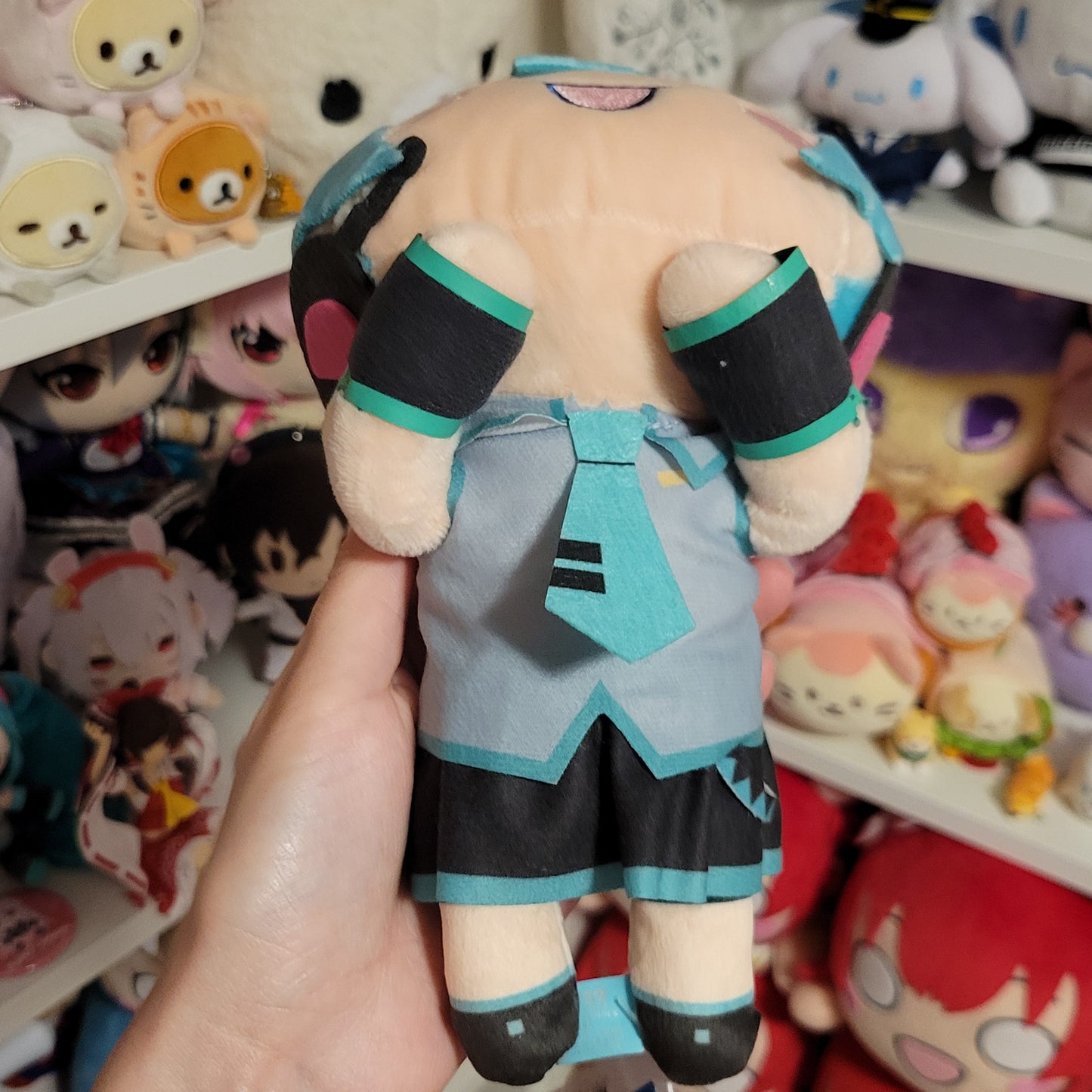 Hatsune Miku x Cinnamoroll Small Nesoberi Plush (Miku Hair Up Ver)