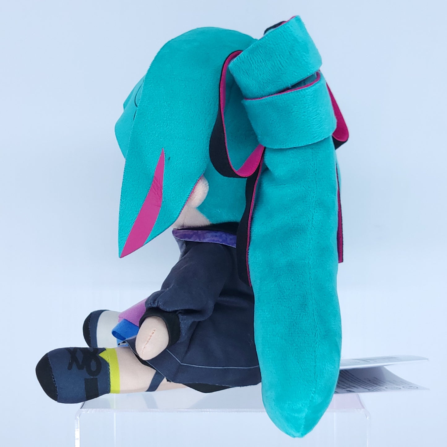 Hatsune Miku Fuwapuchi Medium Sitting Plushie (Punk! ver.)