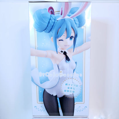 White Winking Bicute Bunny Hatsune Miku Figure